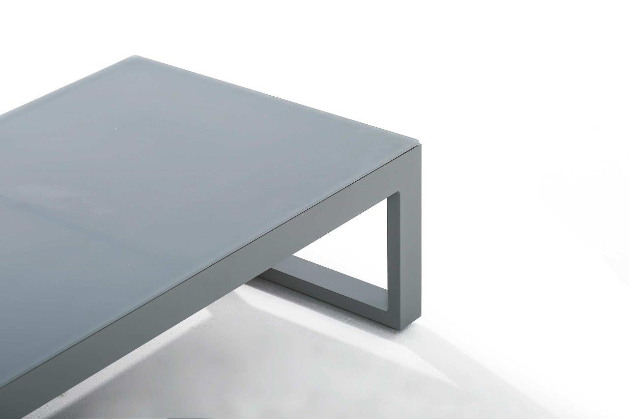 Wide top view of the coffee table, showcasing frosted tempered glass, perfect for Oakville outdoor relaxation.